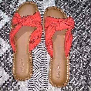 Women’s 9 Coral Sandals